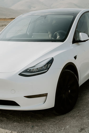 Nóc xe Tesla bị thổi bay khi đang chạy, nạn nhân hỏi Elon Musk: Sao ông không cho tôi biết nó là xe mui trần? - Ảnh 2.