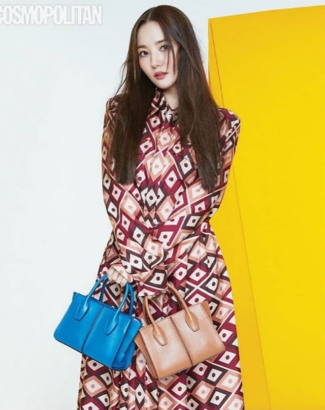 Triệu Lộ Tư trẻ hơn nữ hoàng dao kéo Park Min Young nhưng phải nhìn cách tạo dáng mới thấy ai đẳng cấp hơn - Ảnh 2.