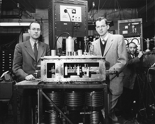 Thuật giả kim của thế kỷ 21: Khi một chùm sáng có thể biến chì thành vàng ròng - Ảnh 2. Thuật giả kim của thế kỷ 21: Khi một chùm sáng có thể biến chì thành vàng ròng - Ảnh 2.