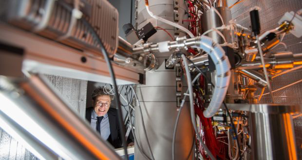 Thuật giả kim của thế kỷ 21: Khi một chùm sáng có thể biến chì thành vàng ròng - Ảnh 7. Thuật giả kim của thế kỷ 21: Khi một chùm sáng có thể biến chì thành vàng ròng - Ảnh 7.