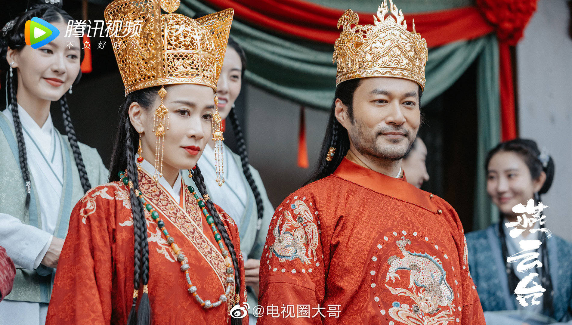 Ơn giời, sau 6 năm thì Xa Thi Mạn cũng đã chịu đóng một cảnh hôn mùi mẫn ở Yến Vân Đài! - Ảnh 3. Ơn giời, sau 6 năm thì Xa Thi Mạn cũng đã chịu đóng một cảnh hôn mùi mẫn ở Yến Vân Đài! - Ảnh 3.