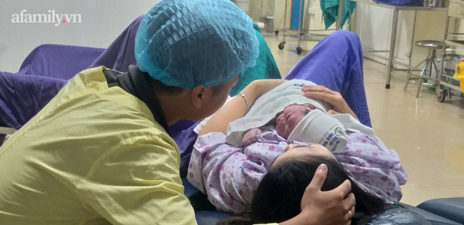 Kh&ocirc;ng cấm sinh con thứ 3, khuyến kh&iacute;ch nam nữ kết h&ocirc;n trước 30 tuổi - Ảnh 1.