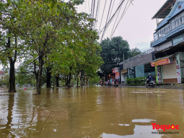 Nhiều nơi tại Thừa Thiên Huế tái ngập lụt, có nơi ngập hơn 1 tháng - Ảnh 4.