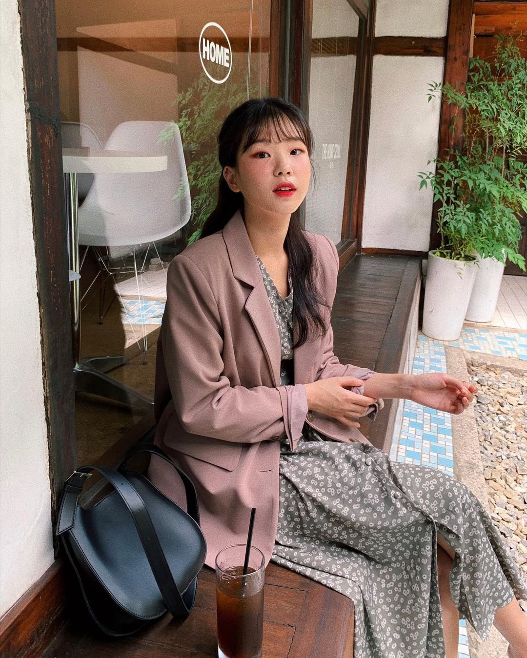 Gái Hàn mặc blazer trông sang chảnh chứ không hề già, các nàng học ngay 10 công thức để có set đồ trendy không cần hỏi - Ảnh 7. Gái Hàn mặc blazer trông sang chảnh chứ không hề già, các nàng học ngay 10 công thức để có set đồ trendy không cần hỏi - Ảnh 7.