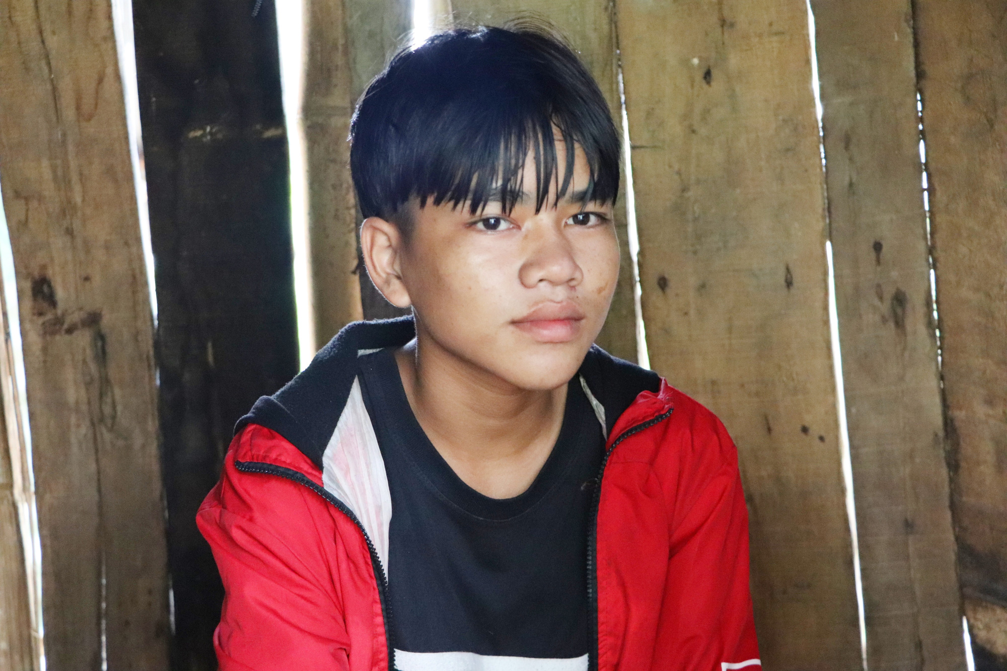 Bố mẹ mất khi đi làm thuê, 2 anh em sống lay lắt bên bà ngoại già yếu: Có bữa nhà hết gạo, con phải nhịn đói đi học - Ảnh 11.