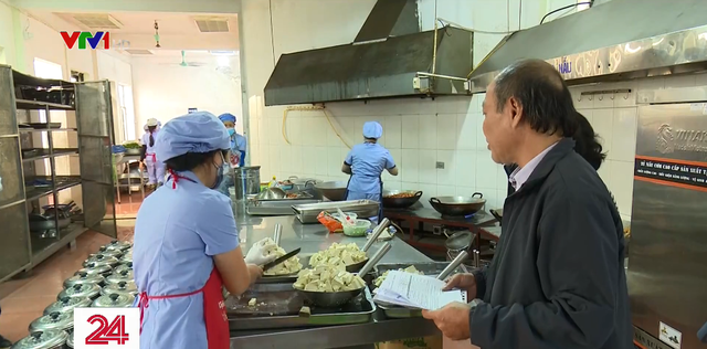 H&agrave; Nội: Bất thường học sinh nghỉ ốm chưa r&otilde; nguy&ecirc;n nh&acirc;n - Ảnh 2.