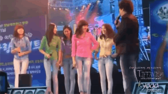 Nhớ lại m&agrave;n h&aacute;t nh&eacute;p dở kh&oacute;c dở cười từ 11 năm trước của SNSD: Nhảy đi nhảy lại khi n&agrave;o nhạc l&ecirc;n th&igrave; th&ocirc;i! - Ảnh 5.