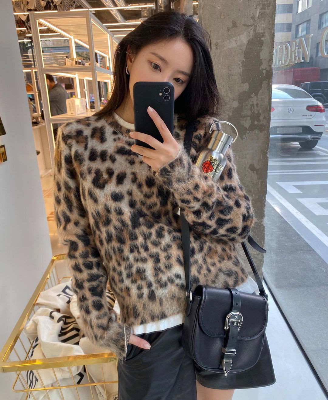 Street style của sao Hàn bước vào tháng 11: đơn giản, dễ học theo mà diện cho mùa lạnh chỉ có đẹp thôi! - Ảnh 2. Street style của sao Hàn bước vào tháng 11: đơn giản, dễ học theo mà diện cho mùa lạnh chỉ có đẹp thôi! - Ảnh 2.