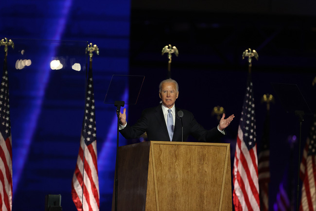 Tân Tổng thống Mỹ Joe Biden phát biểu tuyên bố chiến thắng: Tôi là chồng của Jill và tôi sẽ không ở đây nếu không có tình yêu của vợ mình - Ảnh 3.