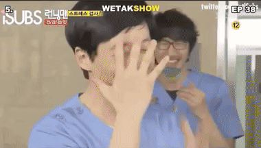 Loạt khoảnh khắc ngượng chín người của MC Quốc dân Yoo Jae Suk trong Running Man! - Ảnh 5.