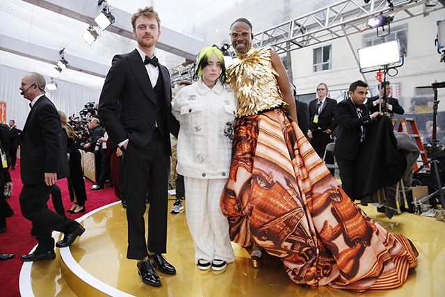 Nhân vật hot nhất Oscar 2020 gọi tên thánh chặt chém Billy Porter: Thế nào mà khiến Billie Eilish phải trố mắt nhìn? - Ảnh 1.