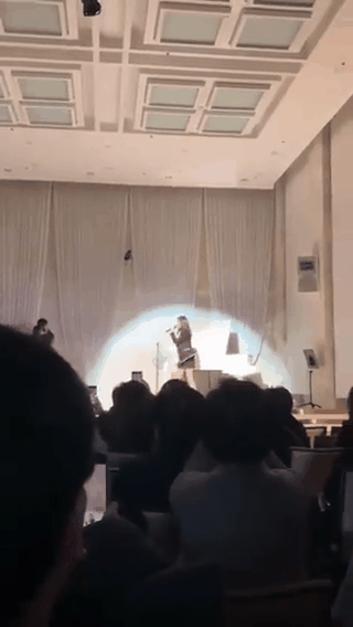 G&oacute;c đ&aacute;ng y&ecirc;u: Zico, Crush, Penomeco nhảy tưng theo IU trong đ&aacute;m cưới, fanboy ch&iacute;nh hiệu đ&acirc;y chứ đ&acirc;u - Ảnh 3.