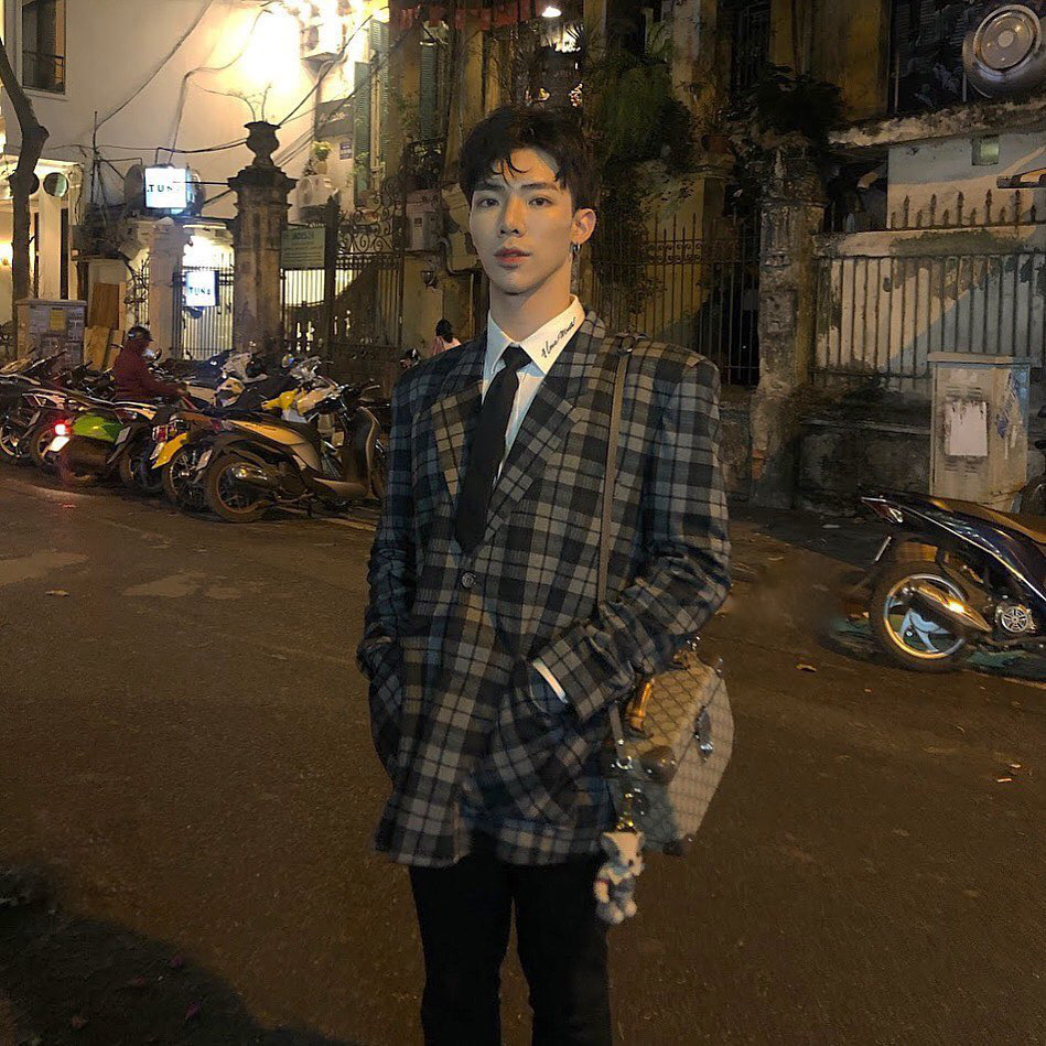 Street style sao Việt: Tóc Tiên bất ngờ kín đáo để cosplay Yoon Se Ri, Ngọc Trinh lên đồ sexy nhưng không nóng mắt - Ảnh 13.