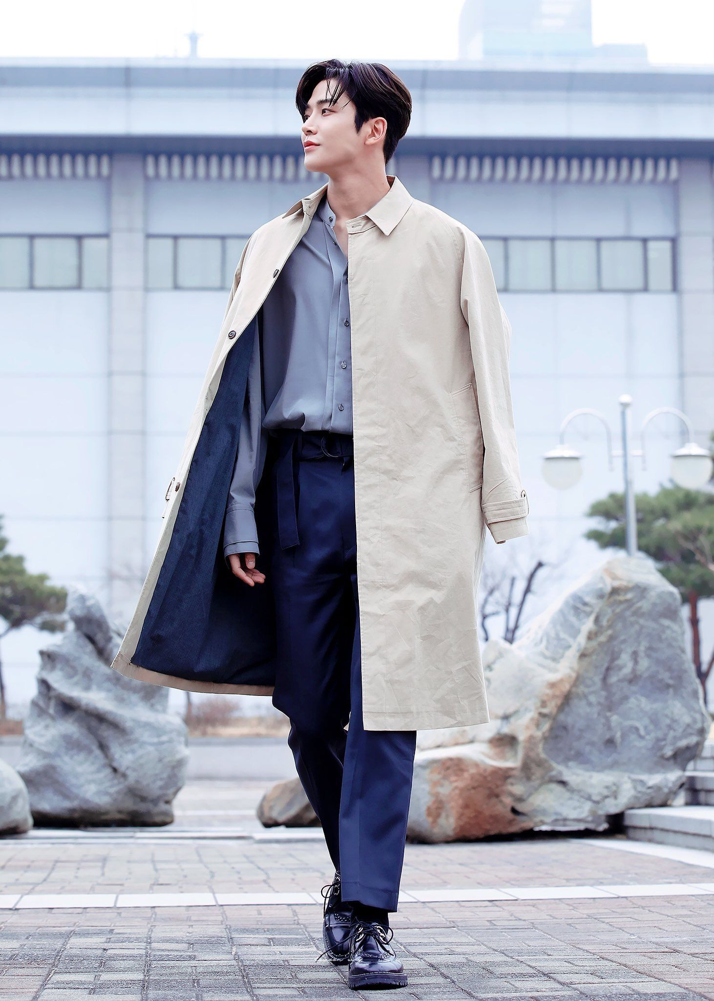 Đứng cuối sân khấu nhưng nam idol mới nổi vẫn giật spotlight, biến dàn mỹ nam nhà SM thành “chú lùn” nhờ chiều cao 1m91 siêu soái - Ảnh 1. Đứng cuối sân khấu nhưng nam idol mới nổi vẫn giật spotlight, biến dàn mỹ nam nhà SM thành “chú lùn” nhờ chiều cao 1m91 siêu soái - Ảnh 1.