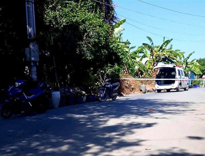 Thi thể người đ&agrave;n &ocirc;ng đang ph&acirc;n huỷ tr&ocirc;i tr&ecirc;n s&ocirc;ng Đồng Nai - Ảnh 2.