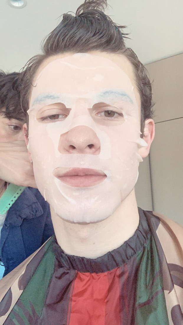 Những lần Shawn Mendes có biểu hiện của sự lươn lẹo: Thuê paparazzi, yêu Camila đến skincare, bao giờ anh mới nói thật? - Ảnh 6.