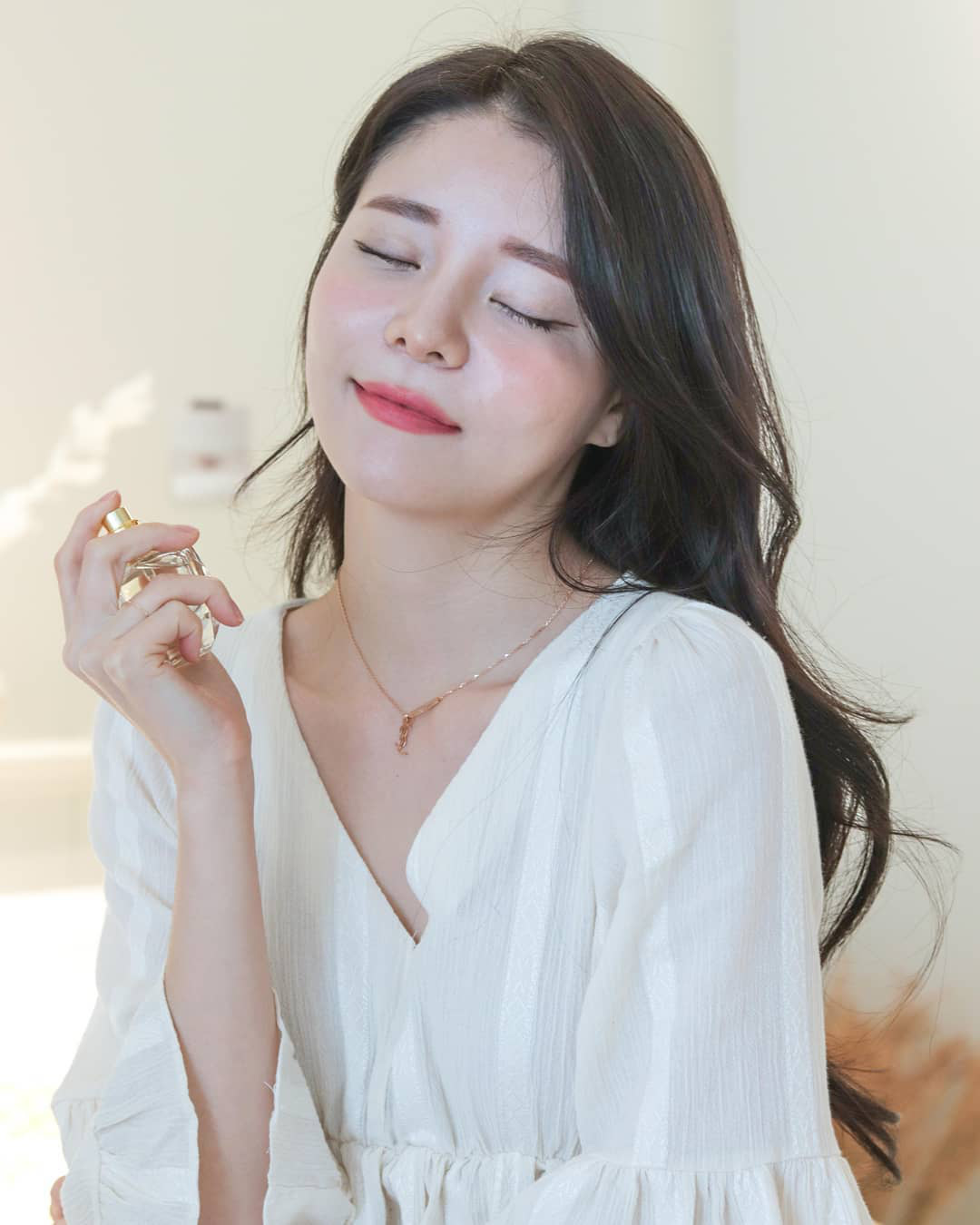 Xịt nước hoa đi chơi Valentine, 8/10 các chị em đều bỏ qua những điều này khiến hương thơm bay biến - Ảnh 1. Xịt nước hoa đi chơi Valentine, 8/10 các chị em đều bỏ qua những điều này khiến hương thơm bay biến - Ảnh 1.