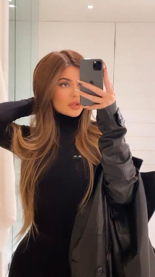 Nữ tỷ phú sexy nhất Hollywood Kylie Jenner lột xác khác lạ với mái tóc mới: Đã xinh đẹp giờ càng thăng hạng chóng mặt! - Ảnh 3.