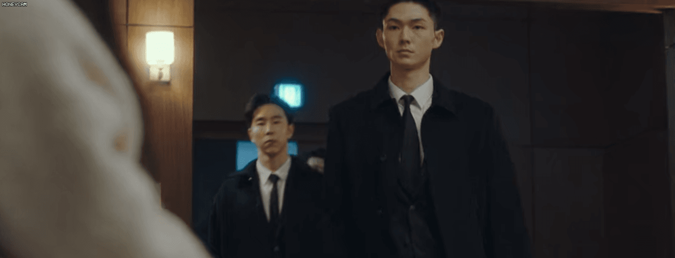 Crash Landing on You tập 15: Hyun Bin khóc nấc nhìn Son Ye Jin hấp hối, cái kết bi kịch đến rồi? - Ảnh 3.