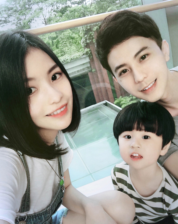Sau 4 năm, gia đình hot nhất MXH Trung Quốc một lần nữa khiến dân tình cảm thán: Sao ai cũng đẹp quá vậy! - Ảnh 1.