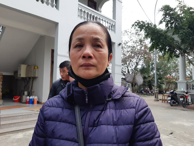 Vụ mẹ bế con ăn xin ở cầu Thanh Trì bị xe máy đâm: 7 năm ròng rã gia đình không hay biết - Ảnh 2.