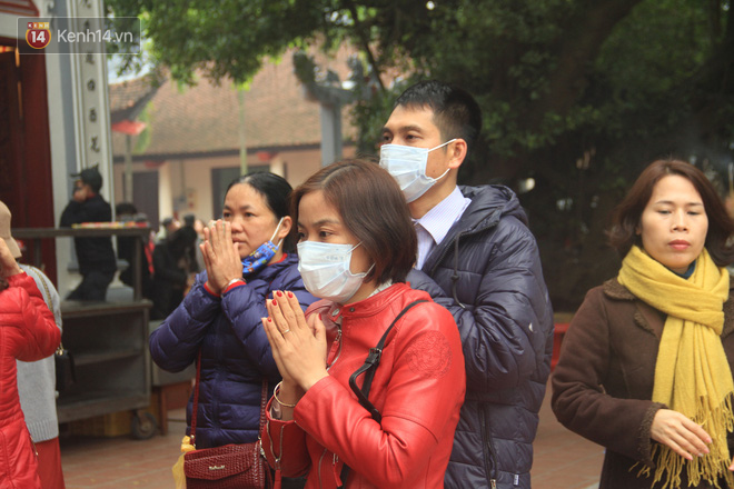 Phát miễn phí 75.000 chiếc khẩu trang y tế phòng ngừa đại dịch corona tại Hà Nội, nhiều người từ chối nhận - Ảnh 18.