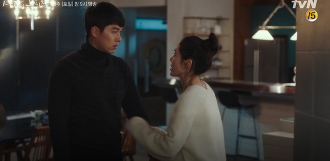 Xót xa vì Son Ye Jin bị anh trai chà đạp, Hyun Bin khiến chị em nhũn tim vì cái ôm dỗ dành ở tập 11 Crash Landing on You - Ảnh 9.