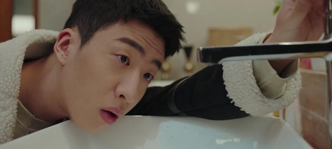 Crash Landing on You tập 12: Son Ye Jin hoá chị đại xã hội đen điều đàn em truy nã kẻ hãm hại Hyun Bin? - Ảnh 8. Crash Landing on You tập 12: Son Ye Jin hoá chị đại xã hội đen điều đàn em truy nã kẻ hãm hại Hyun Bin? - Ảnh 8.