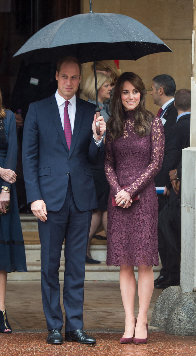 Đến chuyện diện đồ xuyệt tông với chồng mà Kate Middleton cũng tinh tế hết mực, quả không hổ danh là Công nương quốc dân - Ảnh 4.