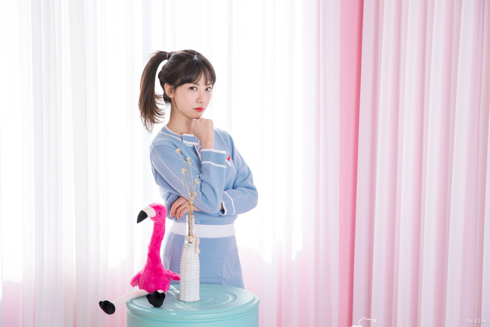 Ngắm trọn nhan sắc tựa thiên thần của nữ MC mới của LCK Kim Min Ah, không chỉ tài năng mà còn vô cùng xinh đẹp - Ảnh 12. Ngắm trọn nhan sắc tựa thiên thần của nữ MC mới của LCK Kim Min Ah, không chỉ tài năng mà còn vô cùng xinh đẹp - Ảnh 12.