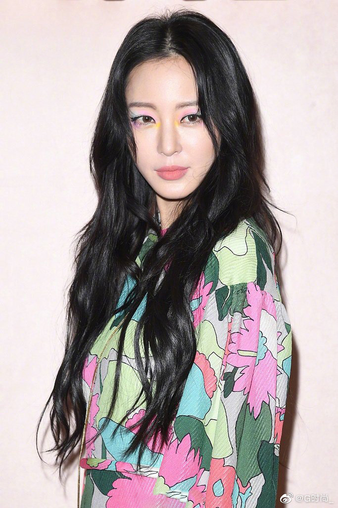 Milan Fashion Week: Park Min Young bỗng hóa một mẩu vì bộ cánh dìm dáng, Han Ye Seul diện váy sến nhưng vẫn đẹp - Ảnh 7.