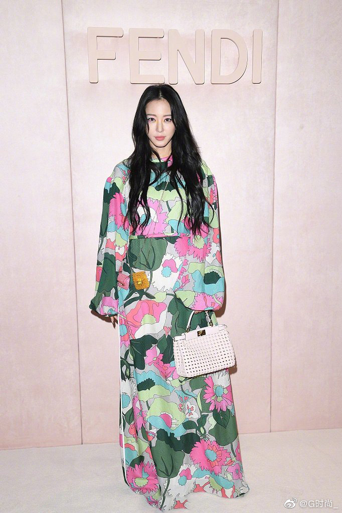Milan Fashion Week: Park Min Young bỗng hóa một mẩu vì bộ cánh dìm dáng, Han Ye Seul diện váy sến nhưng vẫn đẹp - Ảnh 6.