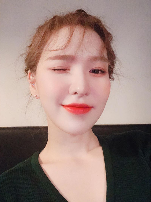 Wendy (Red Velvet) đăng tải loạt ảnh đầu tiên sau vụ tai nạn chấn động, nhan sắc gây mê thế này ai mà chịu nổi - Ảnh 8.