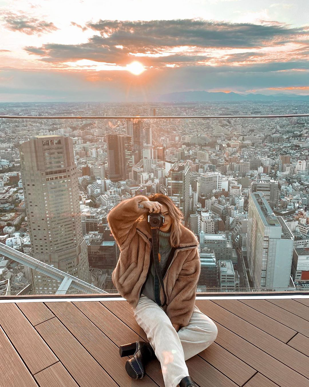 &ldquo;Thang cuốn l&ecirc;n thi&ecirc;n đường&rdquo; hot nhất Nhật Bản: hội m&ecirc; chụp choẹt sẵn s&agrave;ng chi bội tiền để chi&ecirc;m ngưỡng to&agrave;n cảnh khu phố từ tr&ecirc;n cao - Ảnh 6.