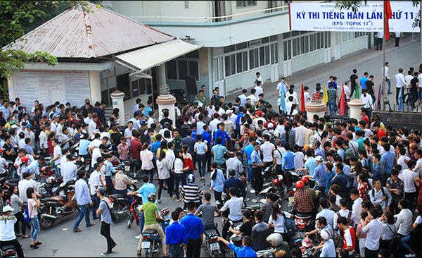 Hơn 4.000 lao động Việt đang ở tâm dịch Covid-19 Hàn Quốc - Ảnh 1.