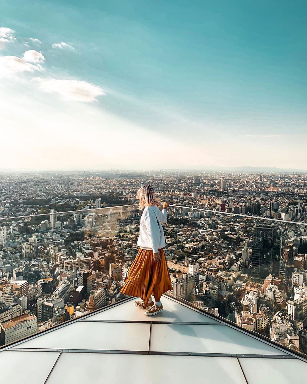 &ldquo;Thang cuốn l&ecirc;n thi&ecirc;n đường&rdquo; hot nhất Nhật Bản: hội m&ecirc; chụp choẹt sẵn s&agrave;ng chi bội tiền để chi&ecirc;m ngưỡng to&agrave;n cảnh khu phố từ tr&ecirc;n cao - Ảnh 10.