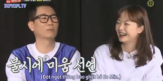 Jeon So Min thích giỡn nhây với Ji Suk Jin: Hết đổ thừa, trù ẻo lại tặng thơ không khác gì điếu văn - Ảnh 10.