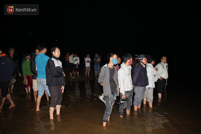 Vụ lật ghe thương tâm ở Quảng Nam: Đã tìm thấy 5 thi thể nạn nhân, còn 1 người mất tích - Ảnh 5.