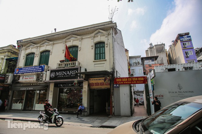 Những tuyến phố đắt đỏ c&oacute; gi&aacute; đất cả tỷ đồng/m2 ở H&agrave; Nội - Ảnh 4.