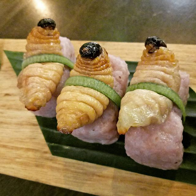 Rùng mình trước loại sushi ngoe nguẩy mà không phải thực khách nào cũng đủ can đảm ăn thử một lần - Ảnh 4.