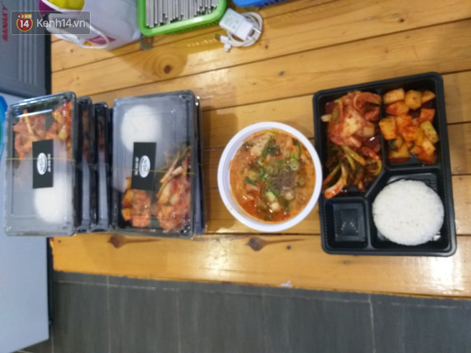Vụ đoàn khách Daegu chê ăn uống tồi tệ ở Đà Nẵng: Giám đốc viện Phổi cho biết đoàn được phục vụ suất cơm ở nhà hàng món Hàn nổi tiếng nhất - Ảnh 4.
