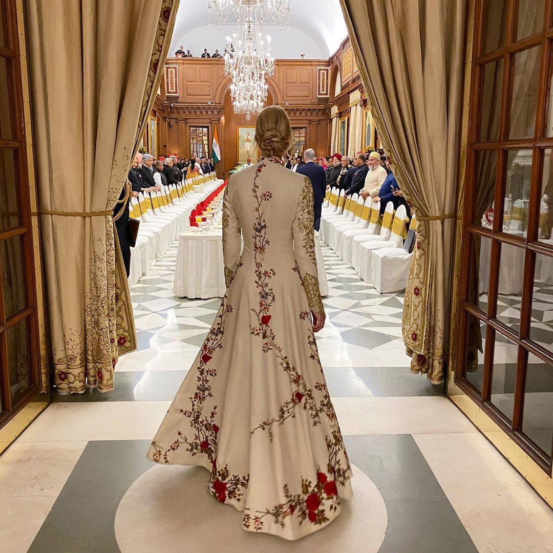 Ái nữ Tổng thống Mỹ được khen hết lời khi diện lại váy cũ, đẹp như nữ thần trong chuyến công du nước ngoài - Ảnh 7.
