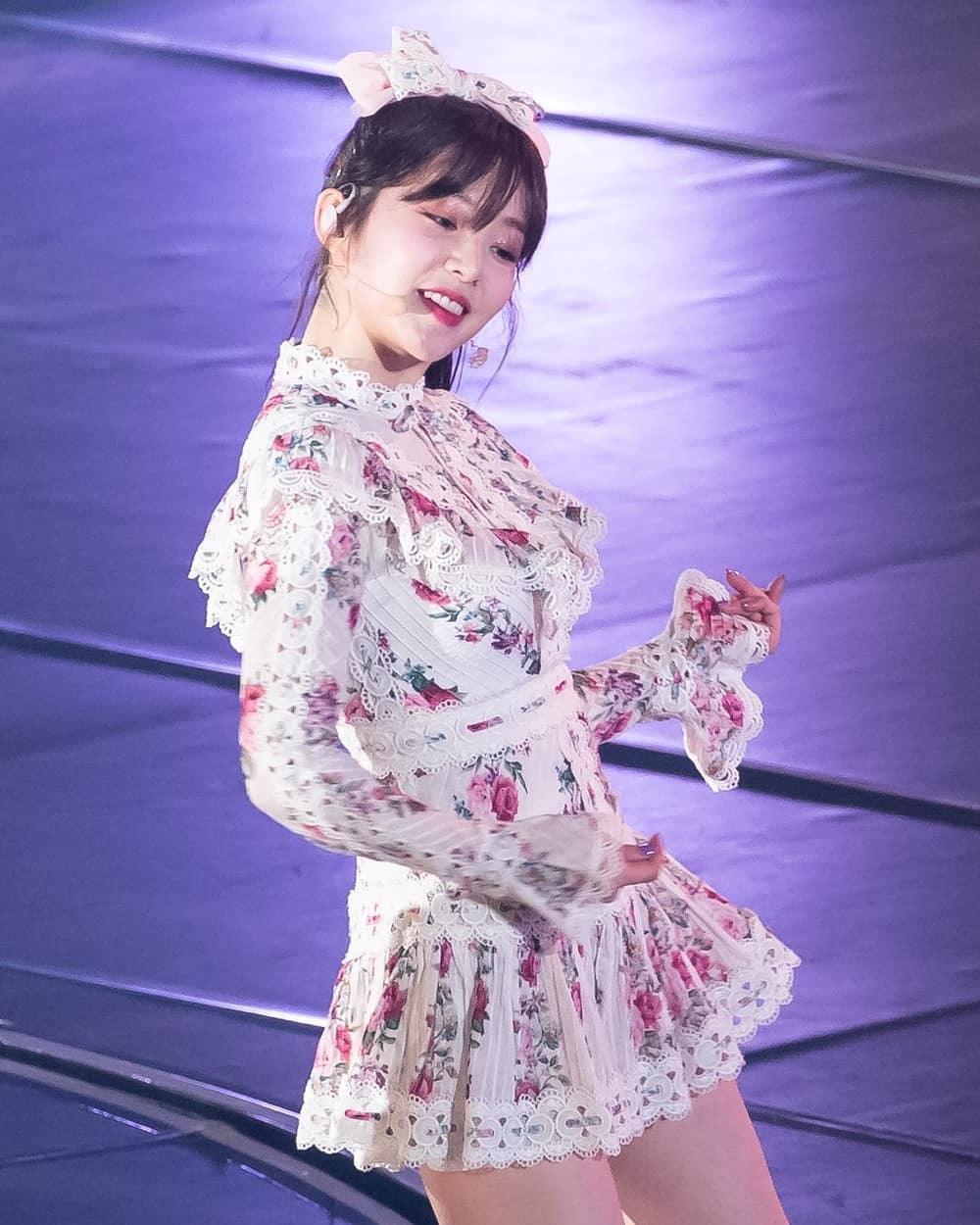 Băng đ&ocirc;, chun buộc t&oacute;c nơ to &ldquo;l&ecirc;n ng&ocirc;i&rdquo; xu&acirc;n n&agrave;y: Sao H&agrave;n ai cũng diện, đ&aacute;ng nể nhất Irene v&igrave; &ldquo;hack tuổi&rdquo; li&ecirc;n ho&agrave;n - Ảnh 2.