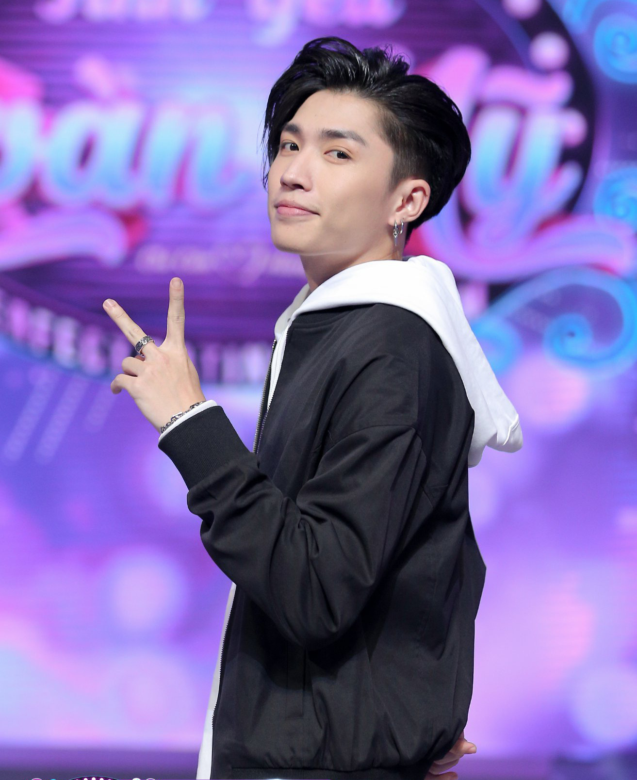 Điểm danh hội trai đẹp nhưng... c&ograve;n ế của T&igrave;nh y&ecirc;u ho&agrave;n mỹ: To&agrave;n h&agrave;ng Việt Nam chất lượng cao! - Ảnh 12.