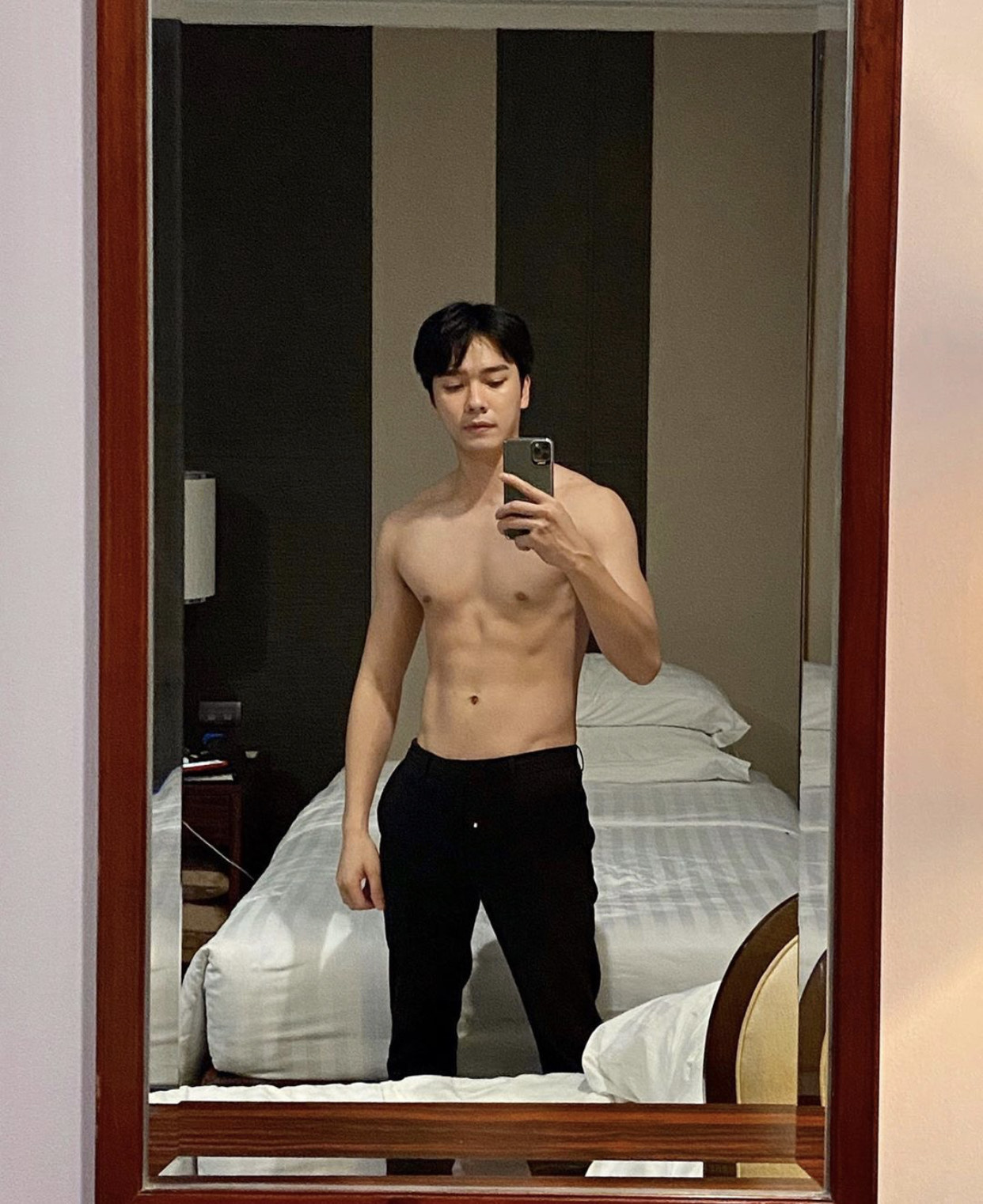 Bỏng mắt với dàn nam thần mặt học sinh thân hình phụ huynh của Tình yêu hoàn mỹ! - Ảnh 7. Bỏng mắt với dàn nam thần mặt học sinh thân hình phụ huynh của Tình yêu hoàn mỹ! - Ảnh 7.