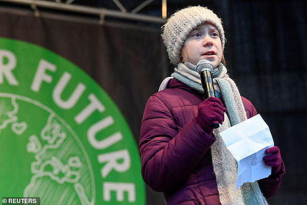 Greta Thunberg kéo hàng chục ngàn học sinh bỏ học, tụ tập biểu tình giữa bối cảnh dịch bệnh Covid-19 đang lan rộng trên khắp Châu Âu - Ảnh 1.