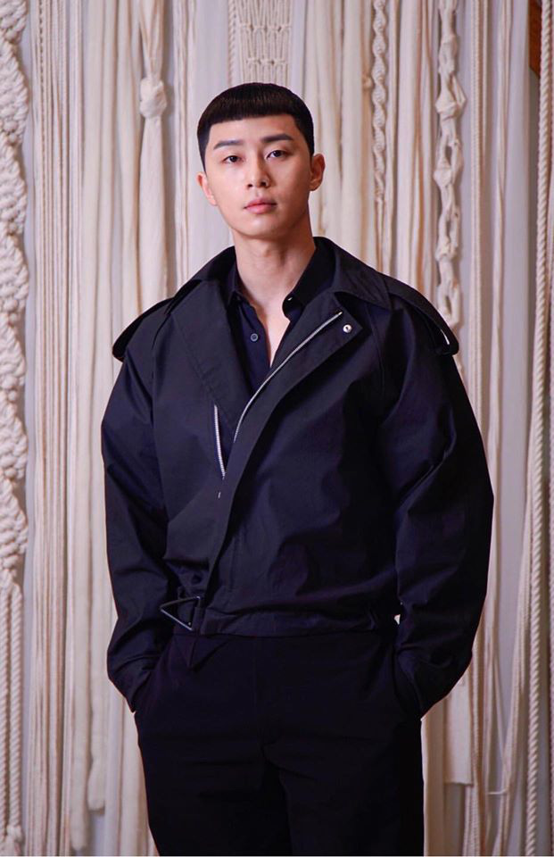 Park Seo Joon diện đồ tông xuyệt tông cực đáng yêu với Kim Da Mi ở họp báo Tầng Lớp Itaewon - Ảnh 3.