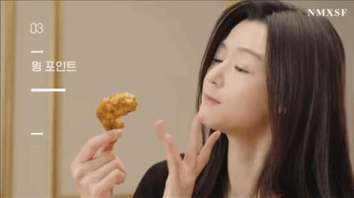Mợ chảnh Jeon Ji Hyun đóng quảng cáo ăn gà rán: Chị đẹp 38 tuổi khiến netizen phát cuồng vì vừa xinh vừa quá biểu cảm - Ảnh 8.