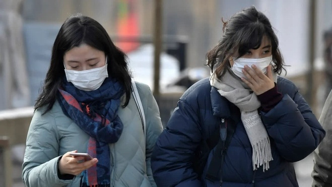 Hàn Quốc đóng cửa hàng trăm trường học để phòng tránh dịch bệnh viêm phổi cấp do virus corona - Ảnh 2.