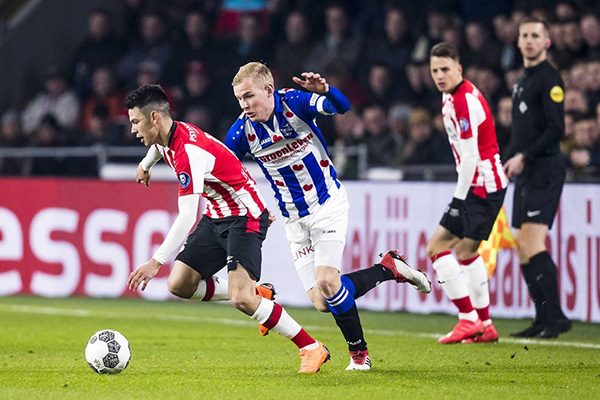 Điểm đáng chú ý sau trận đấu của đội trẻ SC Heerenveen: Hậu vệ trái số 1 còn bị đày, bao giờ mới đến thời của Văn Hậu? - Ảnh 1.